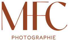 logo MFC photographie en couleur terracotta